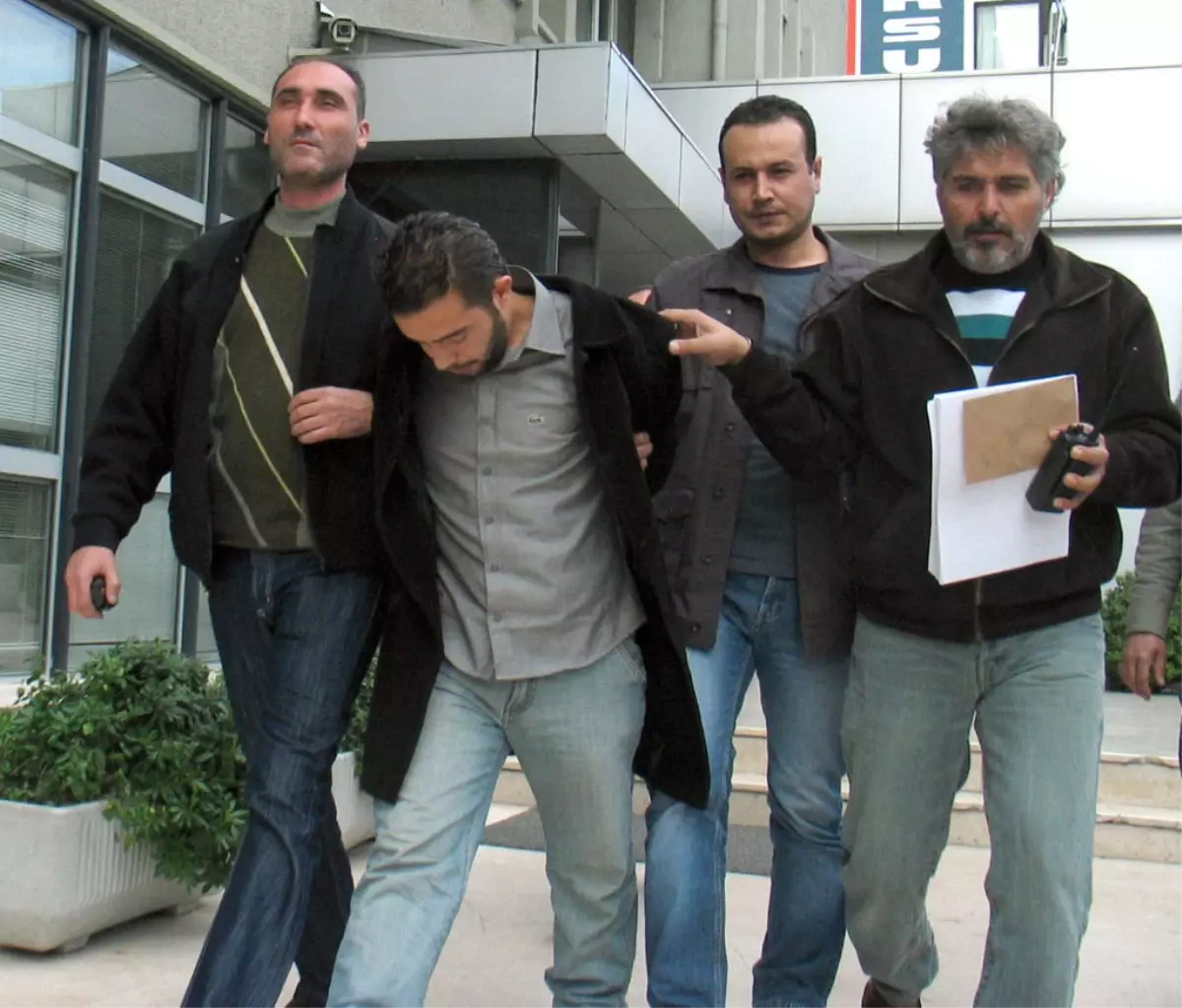 "Vereceğiniz Cezaya Saygılıyım" Dedi, 27 Yıl Hapsi Duyunca İsyan Etti