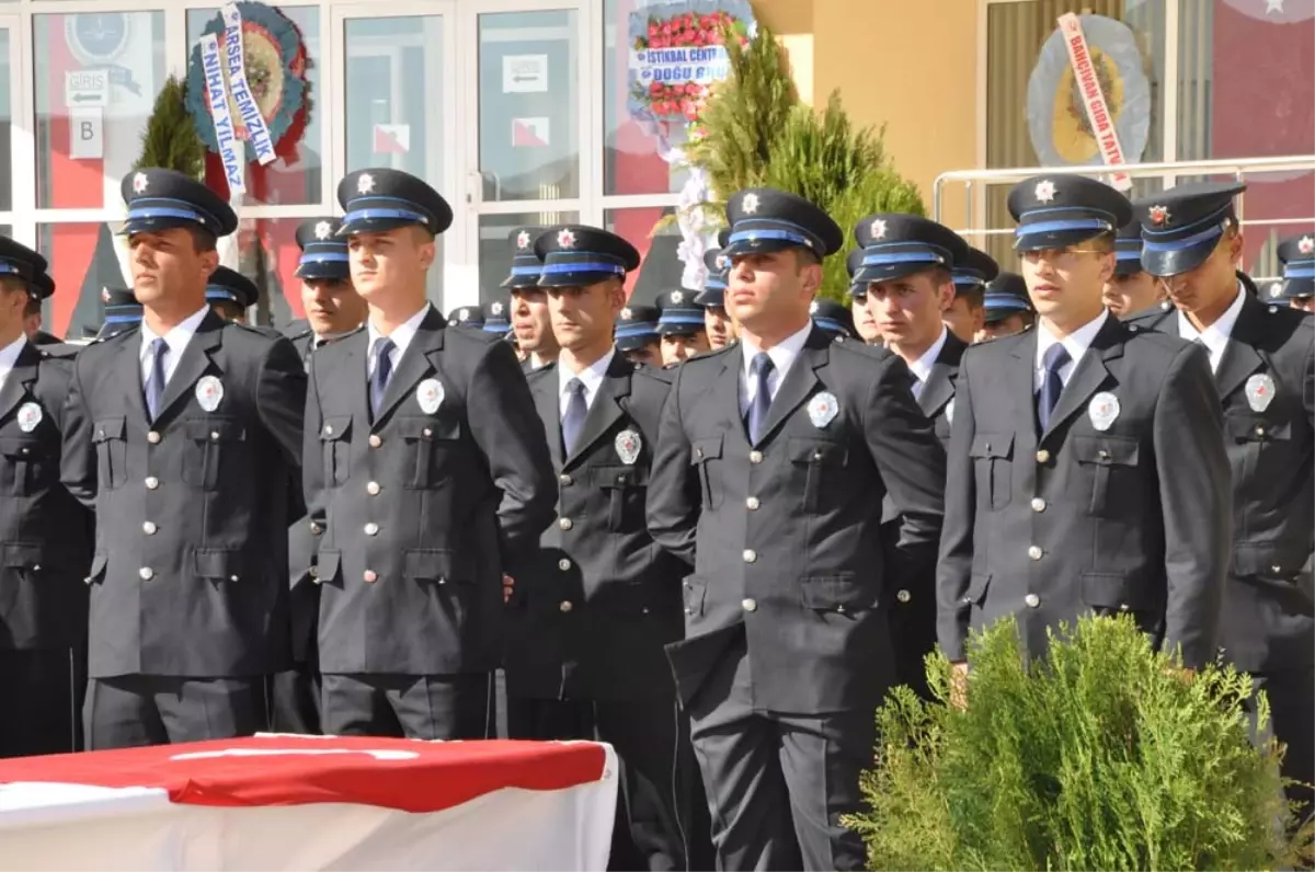 Yemin Ederek Polisliğe İlk Adım Attılar