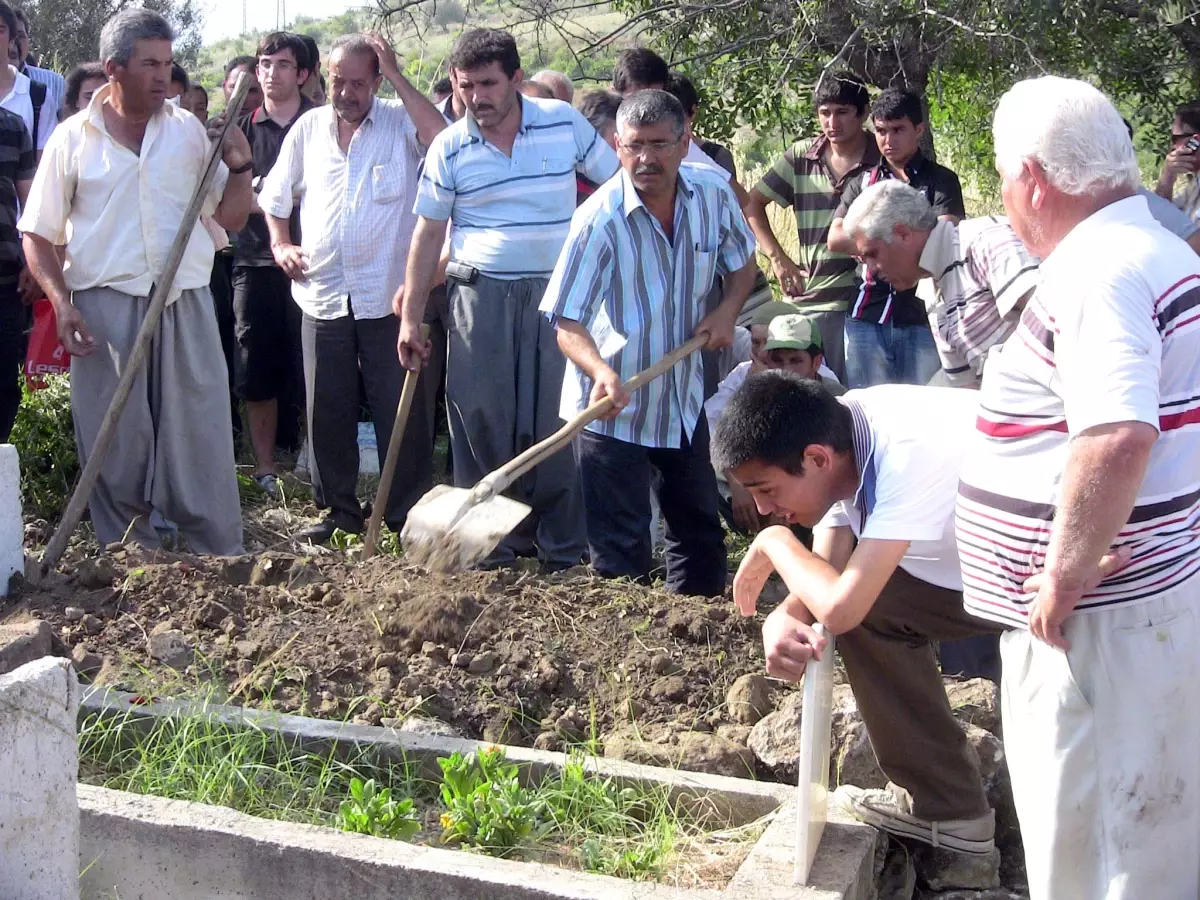 Acılı Ağabey; \'mezuniyet Törenine Gitmeyin\' Dedim (2)