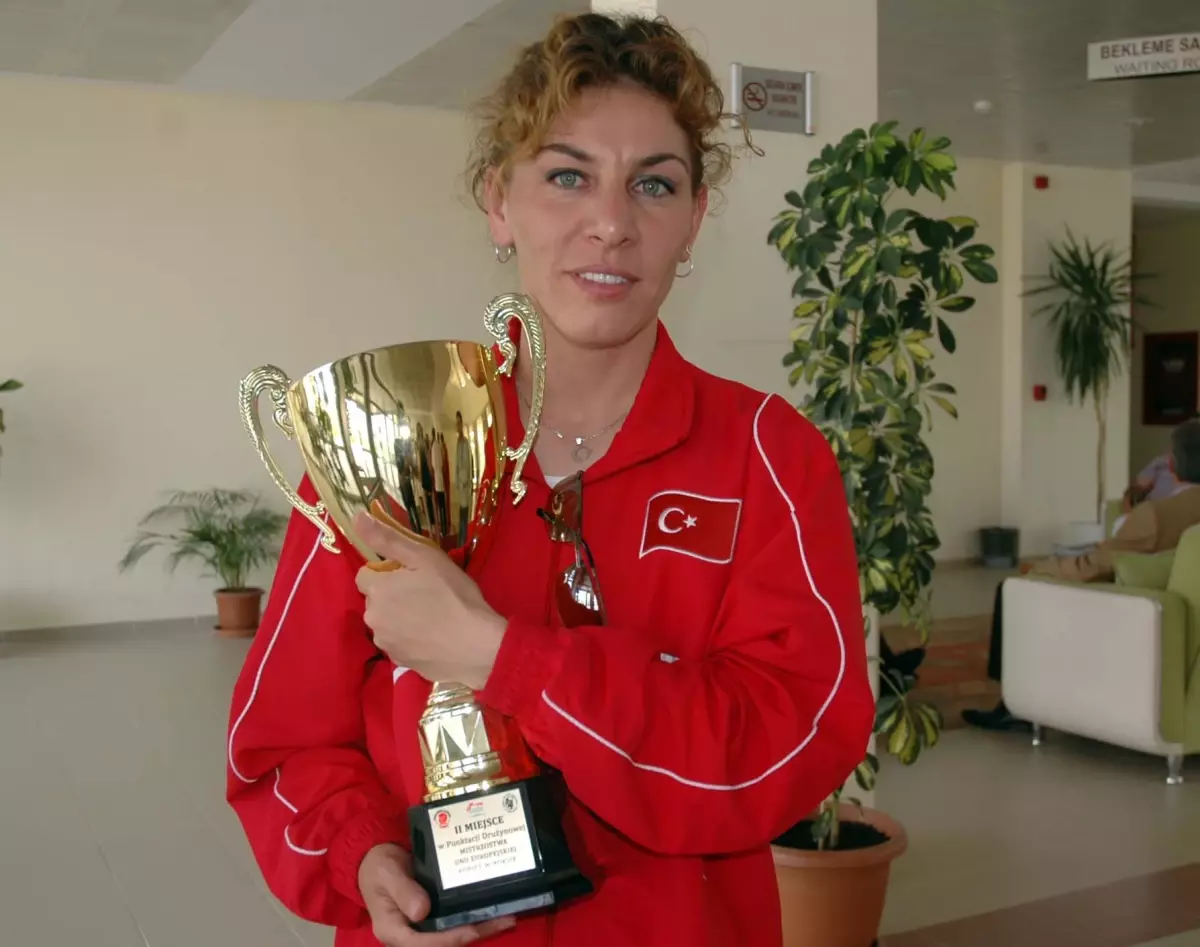 Boks Kadın Milli Takımı Antrenörü Erkoç: "Dünyayı Dize Getireceğiz"