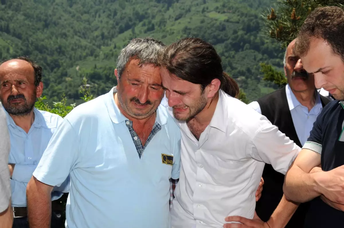 Otobüs Kazası Kurbanları Toprağa Veriliyor