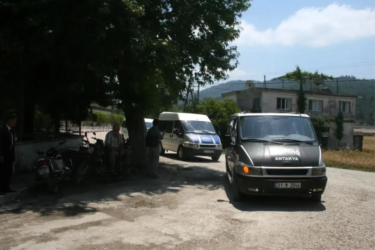 Suriye\'den Türk Sınırına Akın Sürüyor (2)