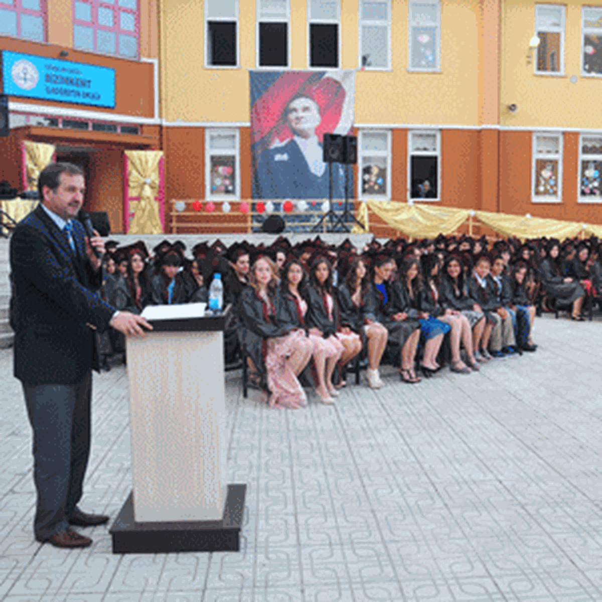 Beylikdüzü'nde Mezuniyet Coşkusu