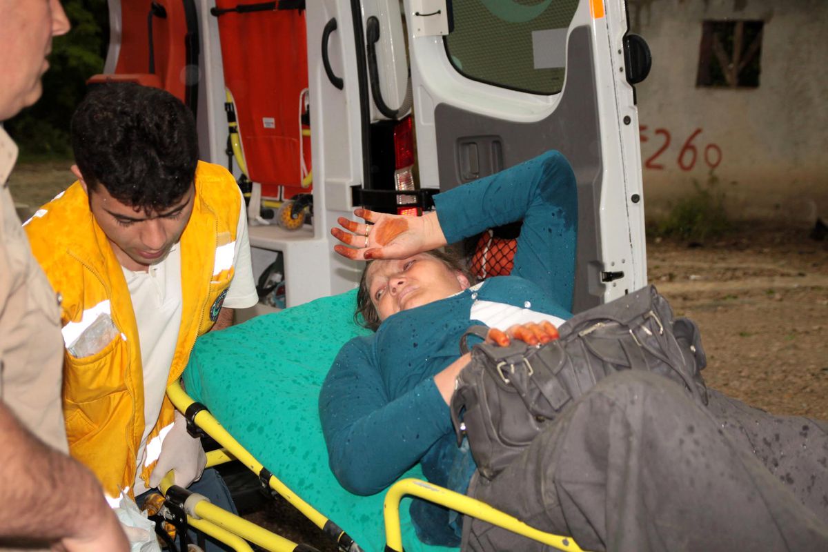 Dövdüğü Kadını Bacağından Vurdu