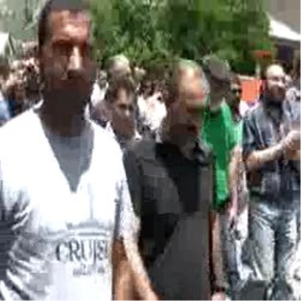 Tunceli'de Kamer Genç'e Tepki