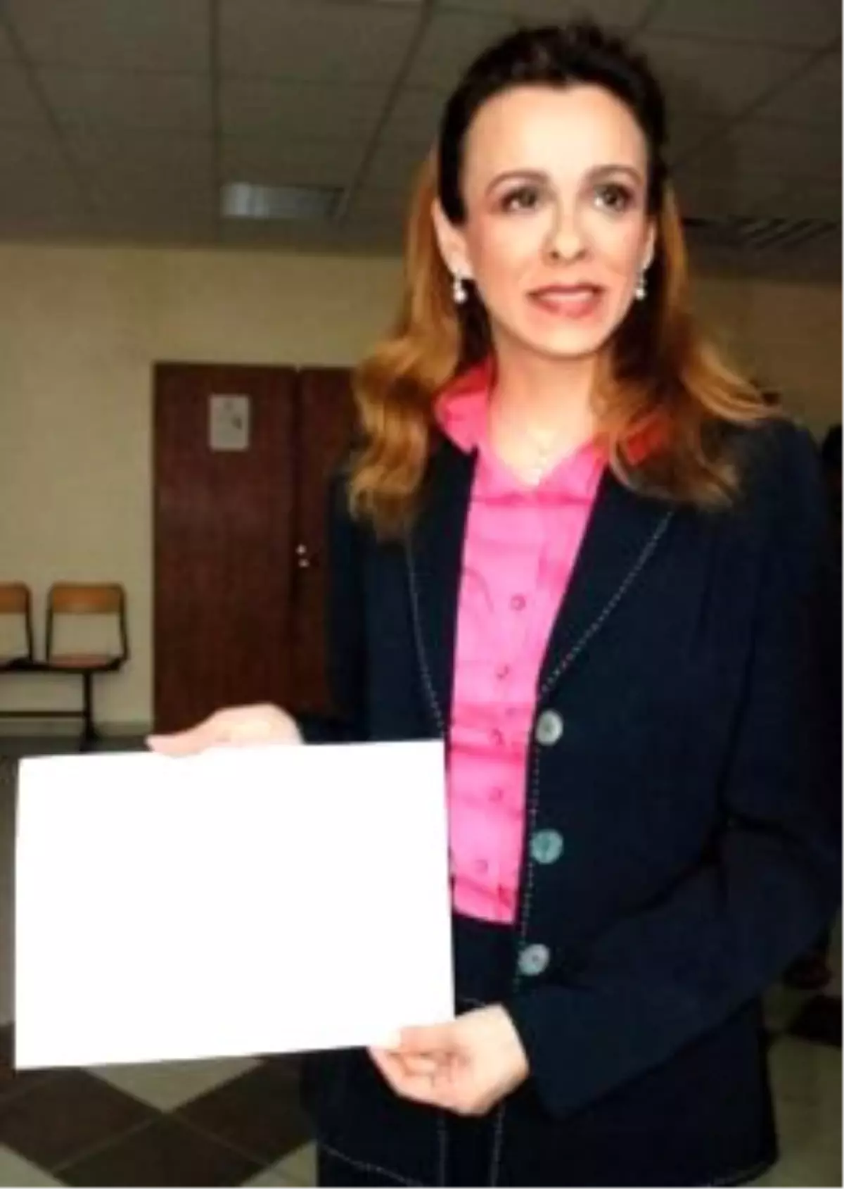 AK Parti\'li Zeynep Armağan Uslu, Mazbatasını Aldı