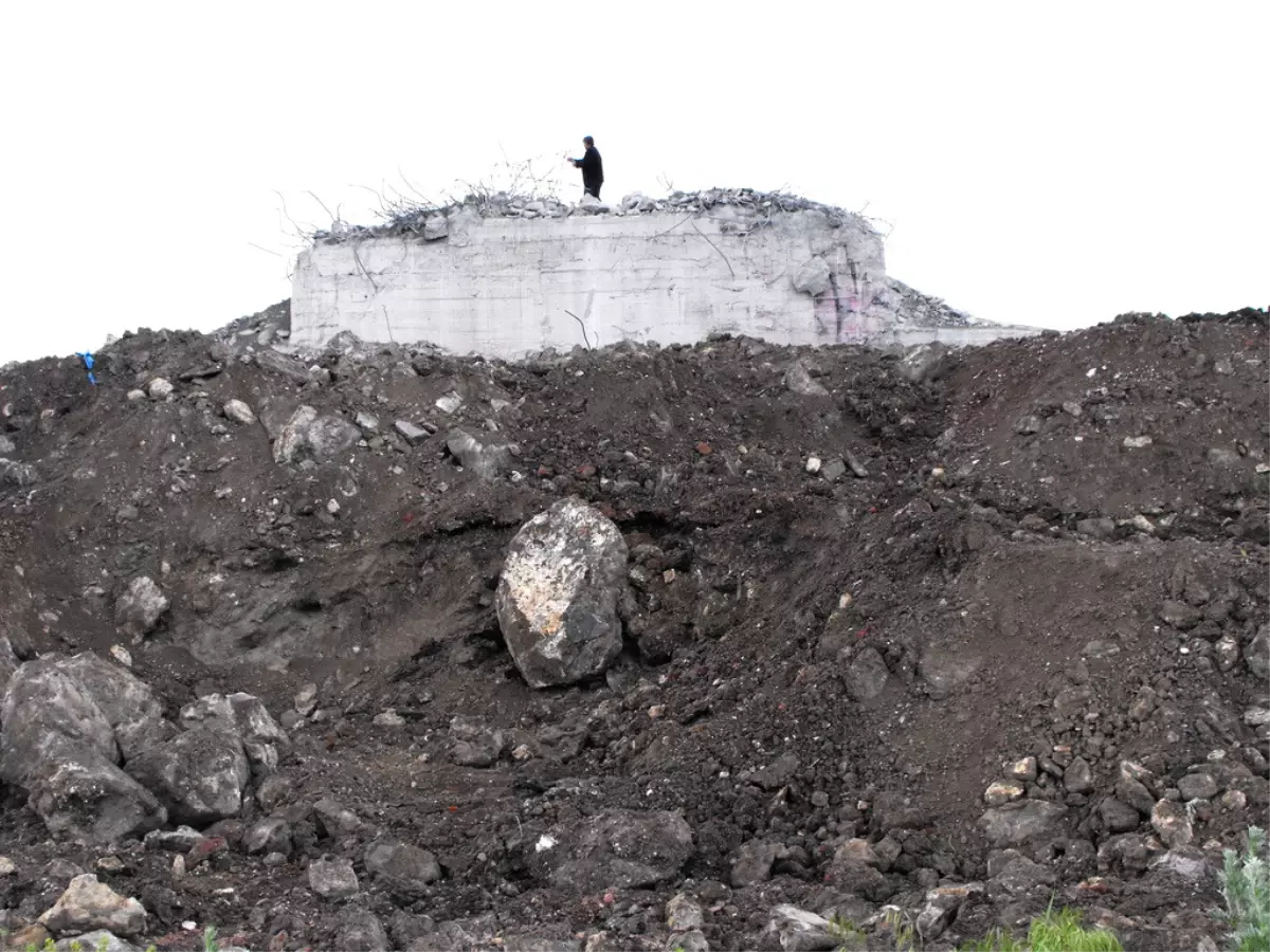 \'insanlık Anıtı\' Artık Yok