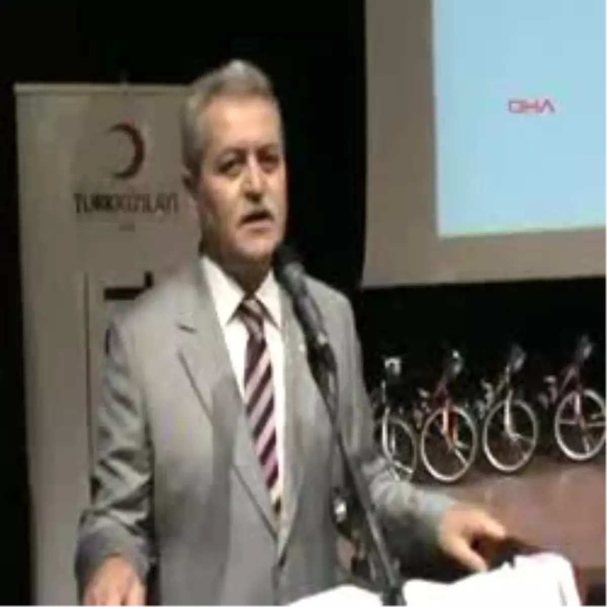 Kazandığı Bisikleti Yuvada Kalan Arkadaşına Hediye Etti