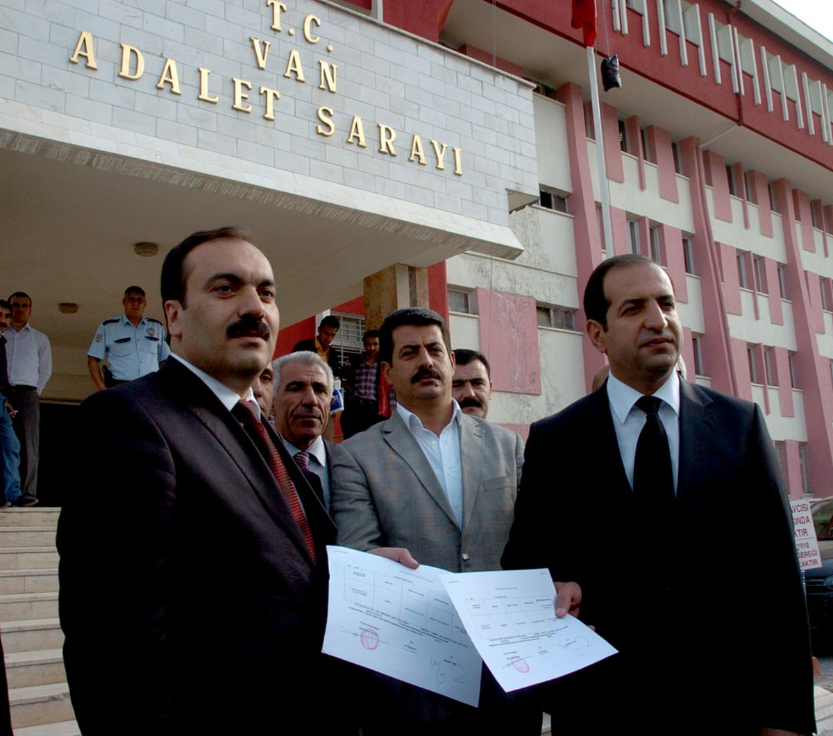 Van'da Milletvekilleri Mazbatalarını Aldı