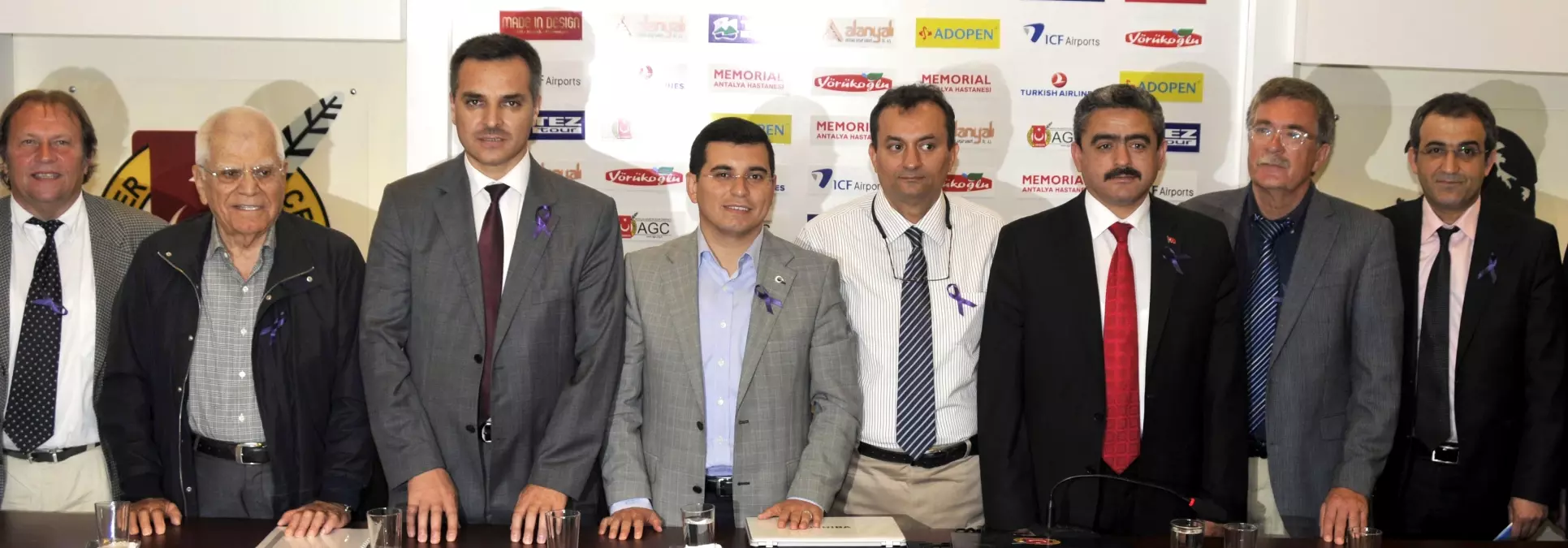 200 Bin Yaşlı, Şiddet Mağduru