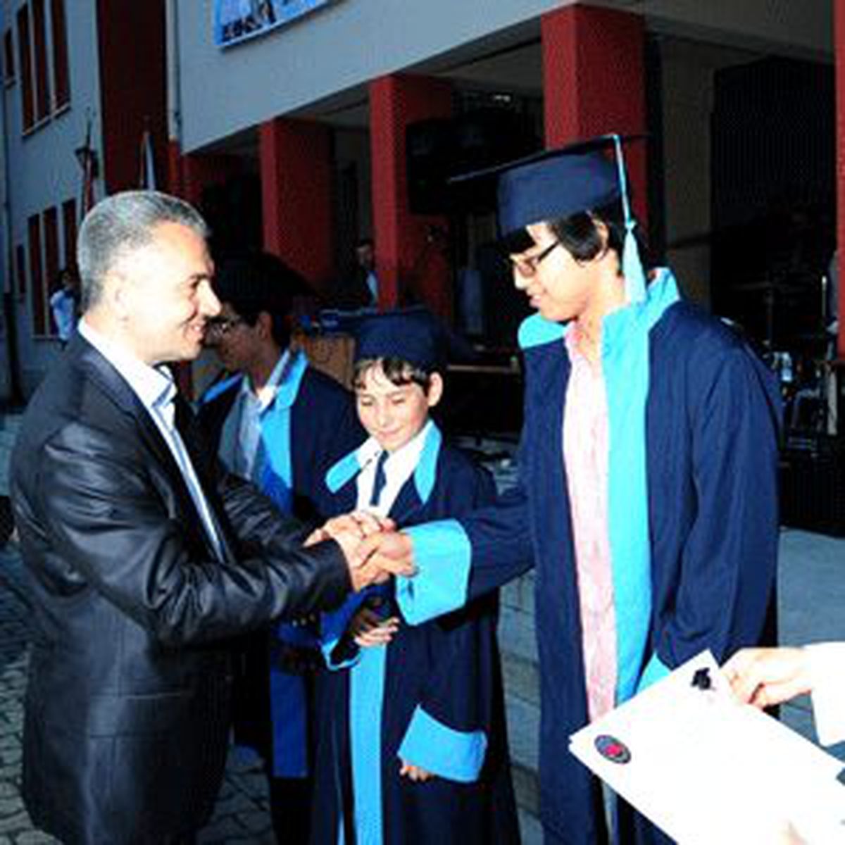 Beylikdüzü Pınarkule İlköğretim’de Görkemli Mezuniyet 
