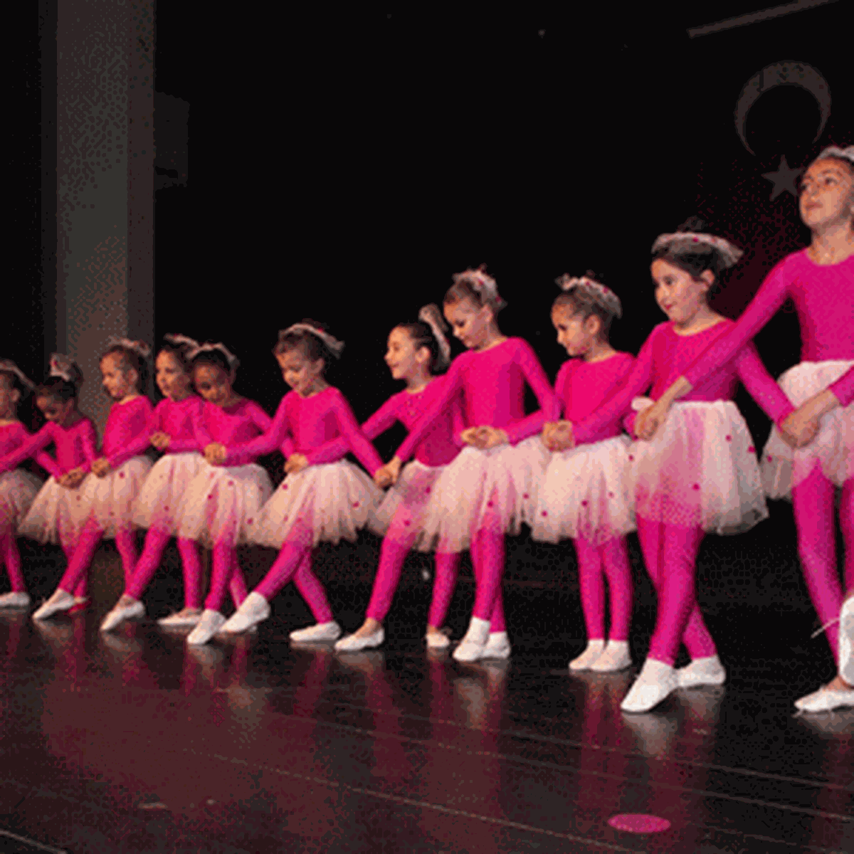 Minik Balerinler Büyüledi