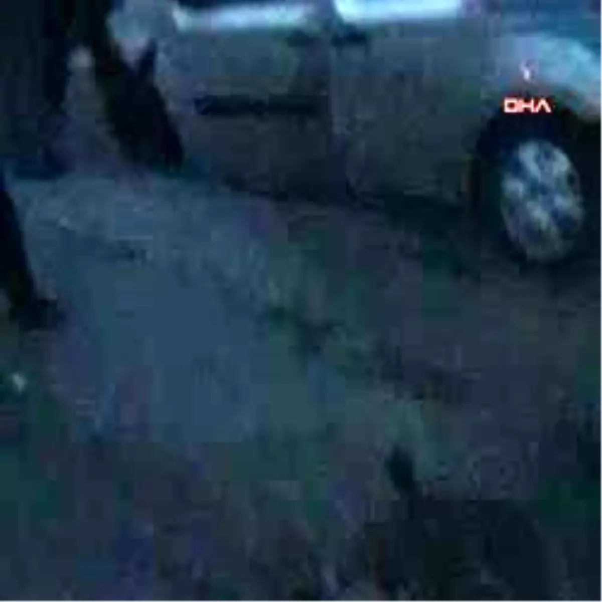 Otomobil İkiye Bölündü