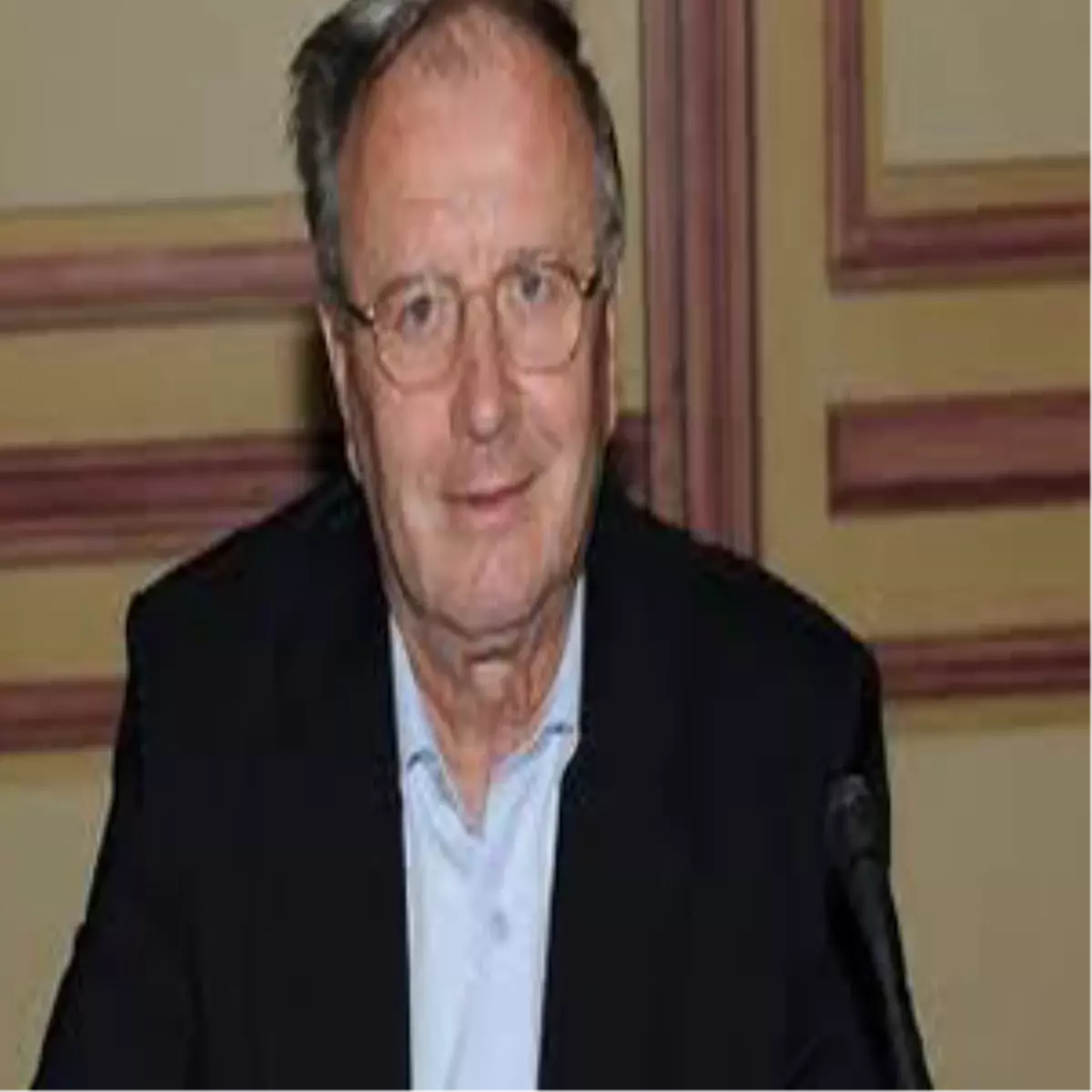 Venglos Onlarla Övünüyor