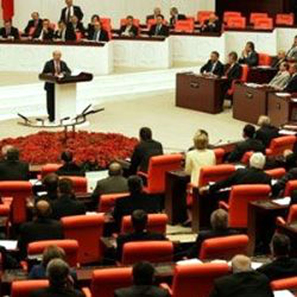 6 Çocuğu İle Birlikte Meclis'te