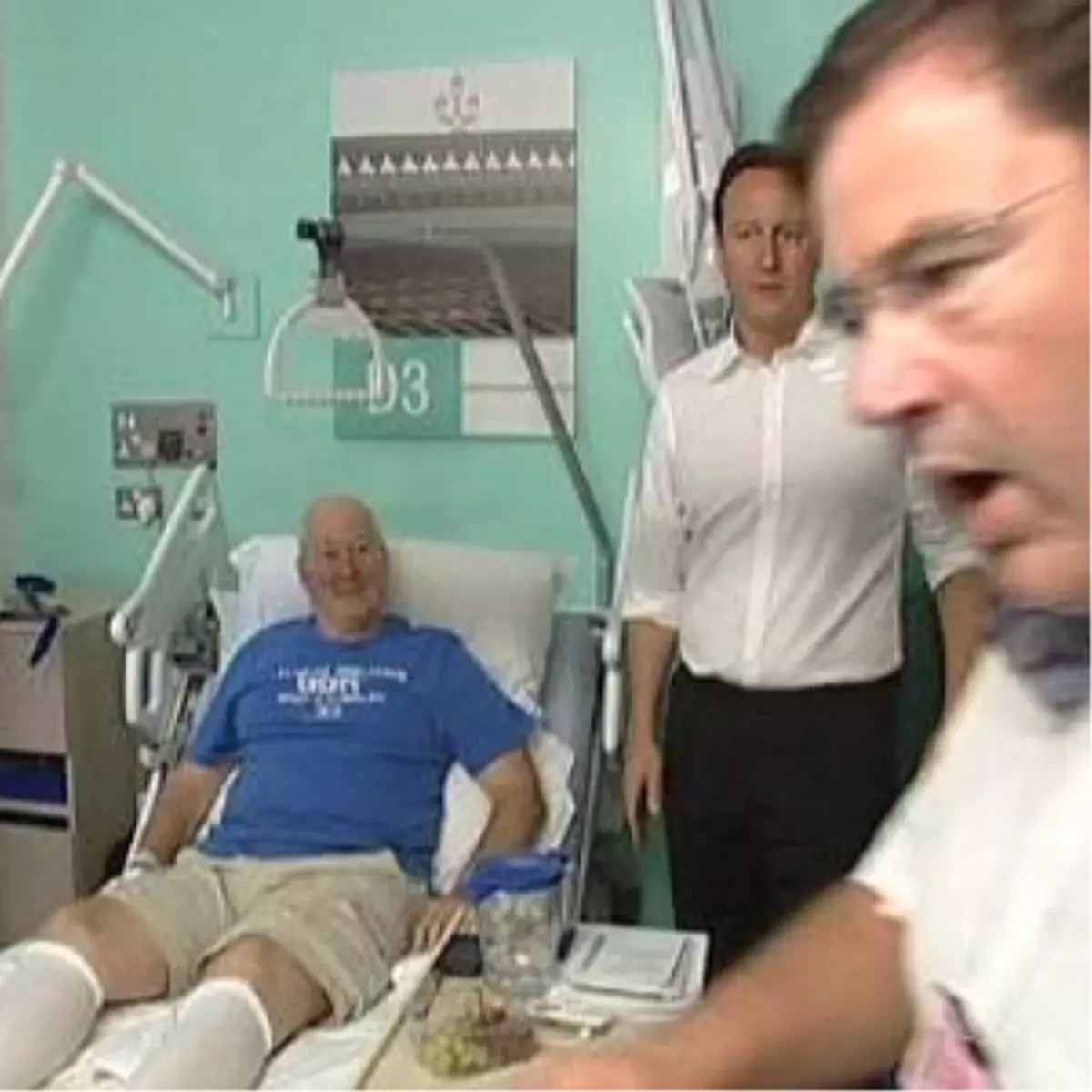 Başbakan\'a Doktor Fırçası / Video