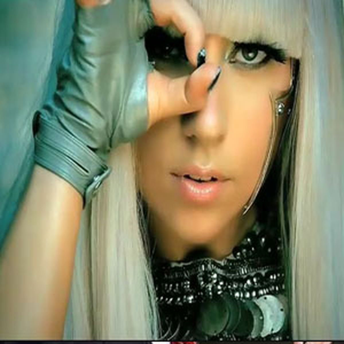 Lady Gaga Korsanlarına Hapis Cezası