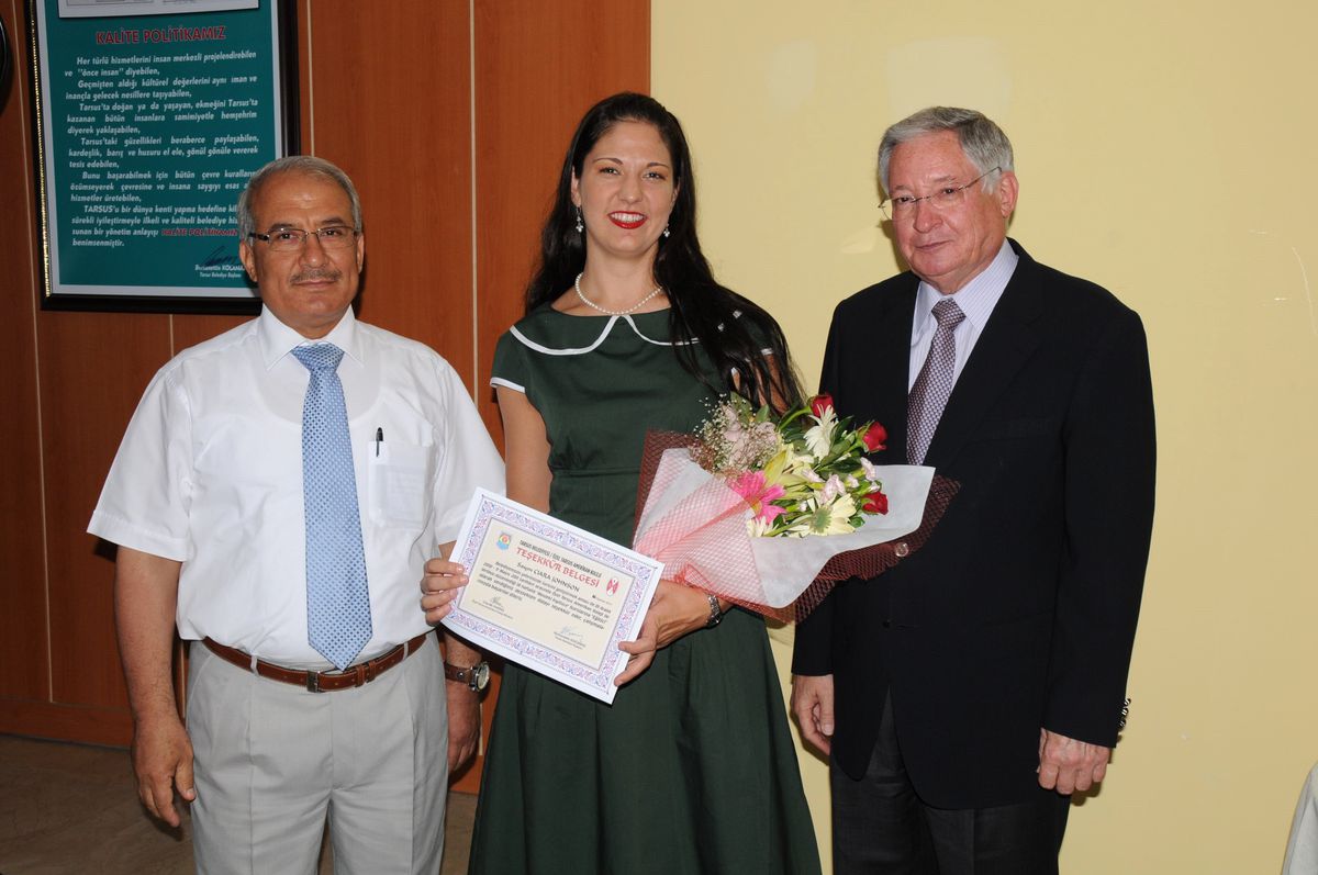 Mesleki İngilizce Kursunu Başarıyla TamamlayanLara SertifikalArı Törenle Verildi