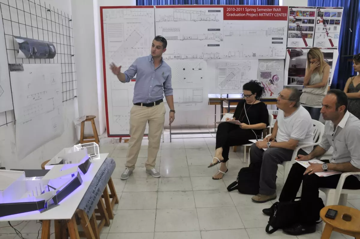 DAÜ İç Mimarlık Proje Jürisi Renkli Ve Heyecanlı Bir Organizasyonla Tamamlandı
