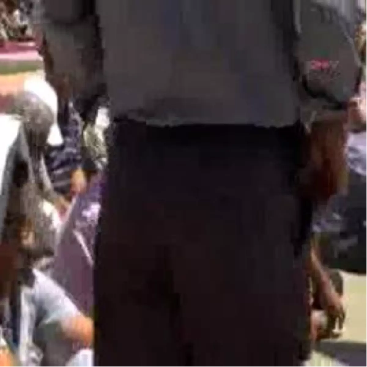 Karton Şapkayla Sivil Cuma Namazı