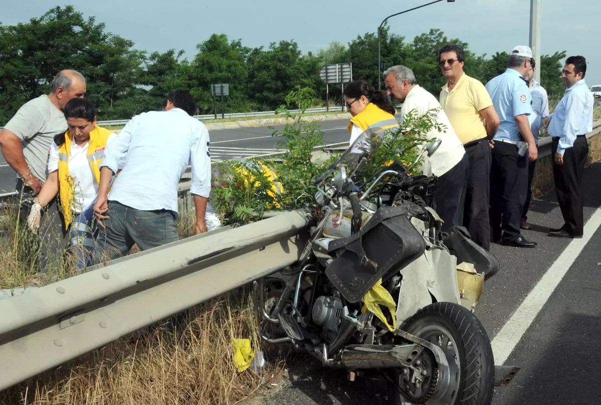 Mikser Motosiklete Çarptı: 1 Ölü