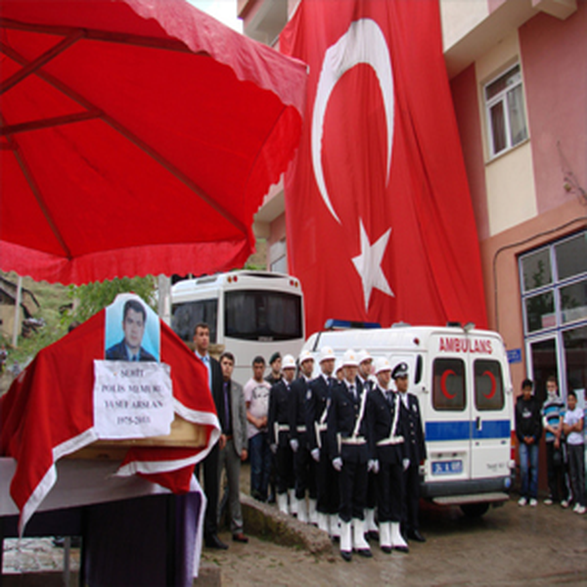 Polisin Cinnet Getirdiği Olay