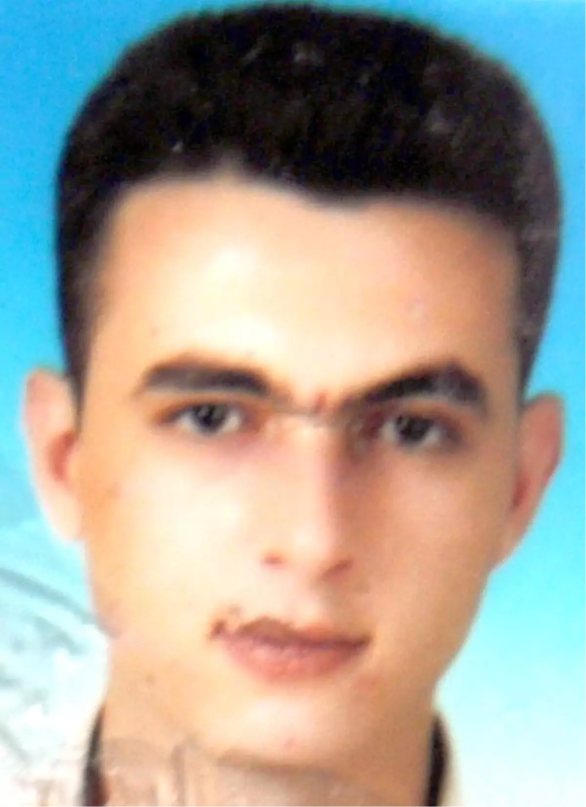 Annesinin Gözleri Önünde Boğazını Keserek Canına Kıydı