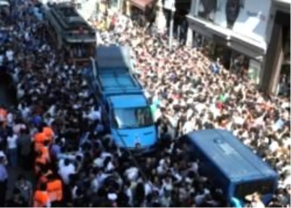 İstanbul\'da Ronaldo Skandalı