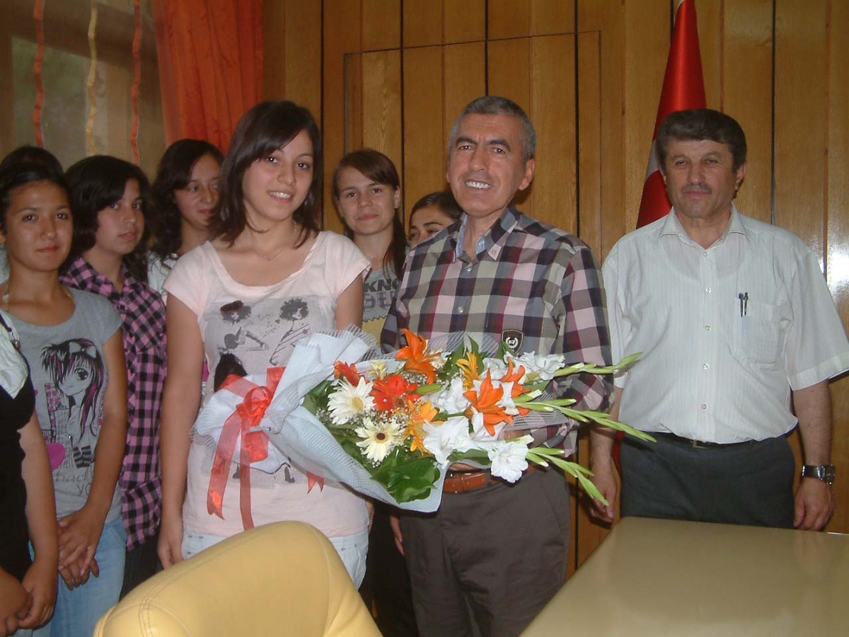 Kaymakama 'öğretmen Evi Teşekkürü'