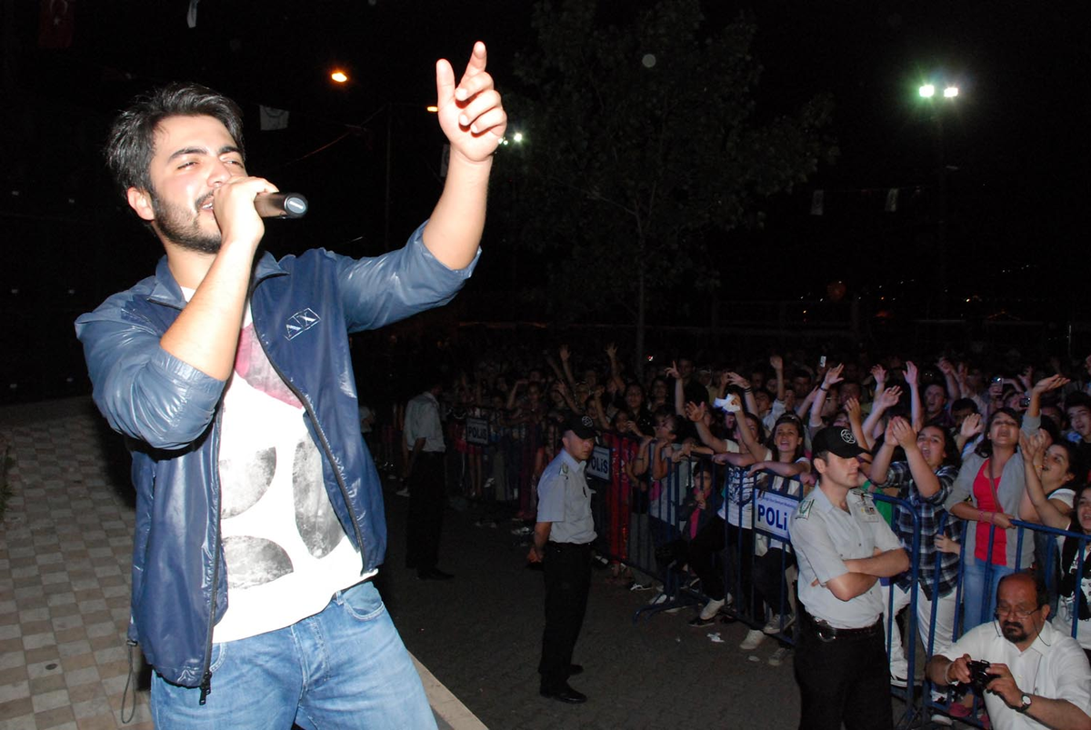 Yusuf Güney, Hayranlarını Coşturdu