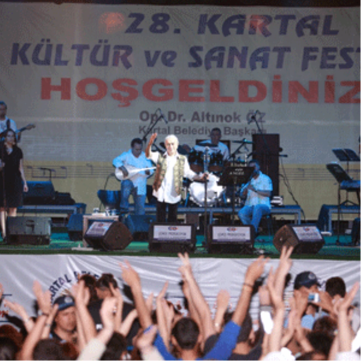 Kartal Festivali Edip Akbayram’la Başladı