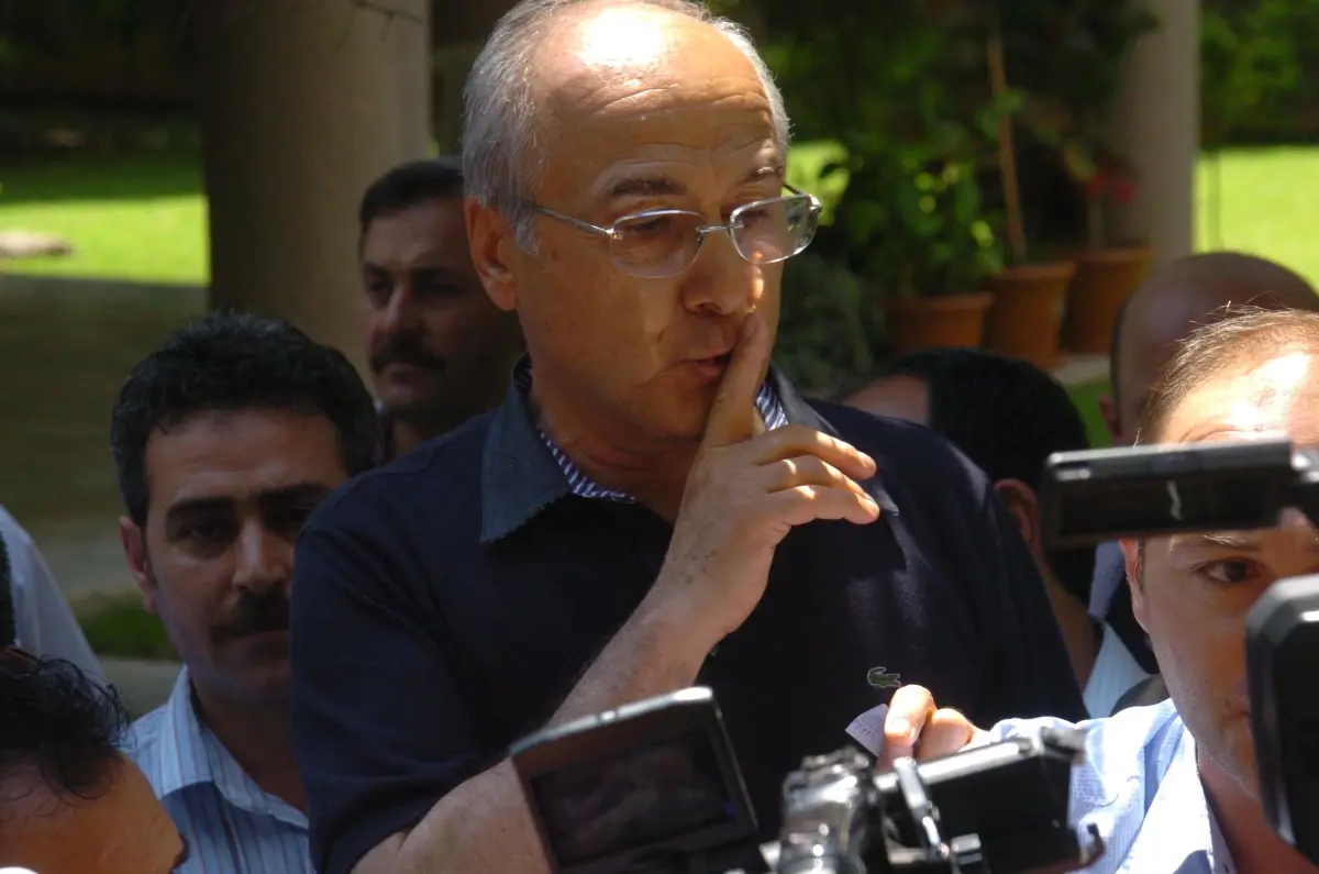 Aytaç Durak\'ın Evinde Arama, Vekili Tuncel Gözaltında (5)