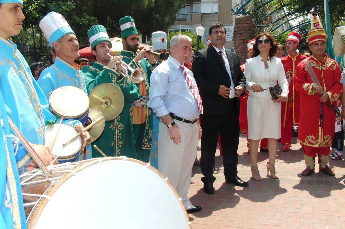 Mazbataya Mehteranlı Kutlama