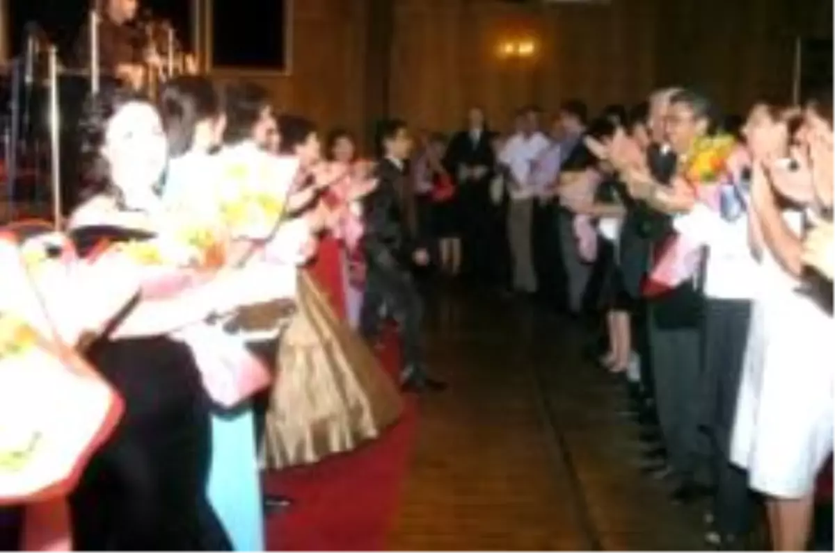 Türksoy Sanatçıları Büyüledi