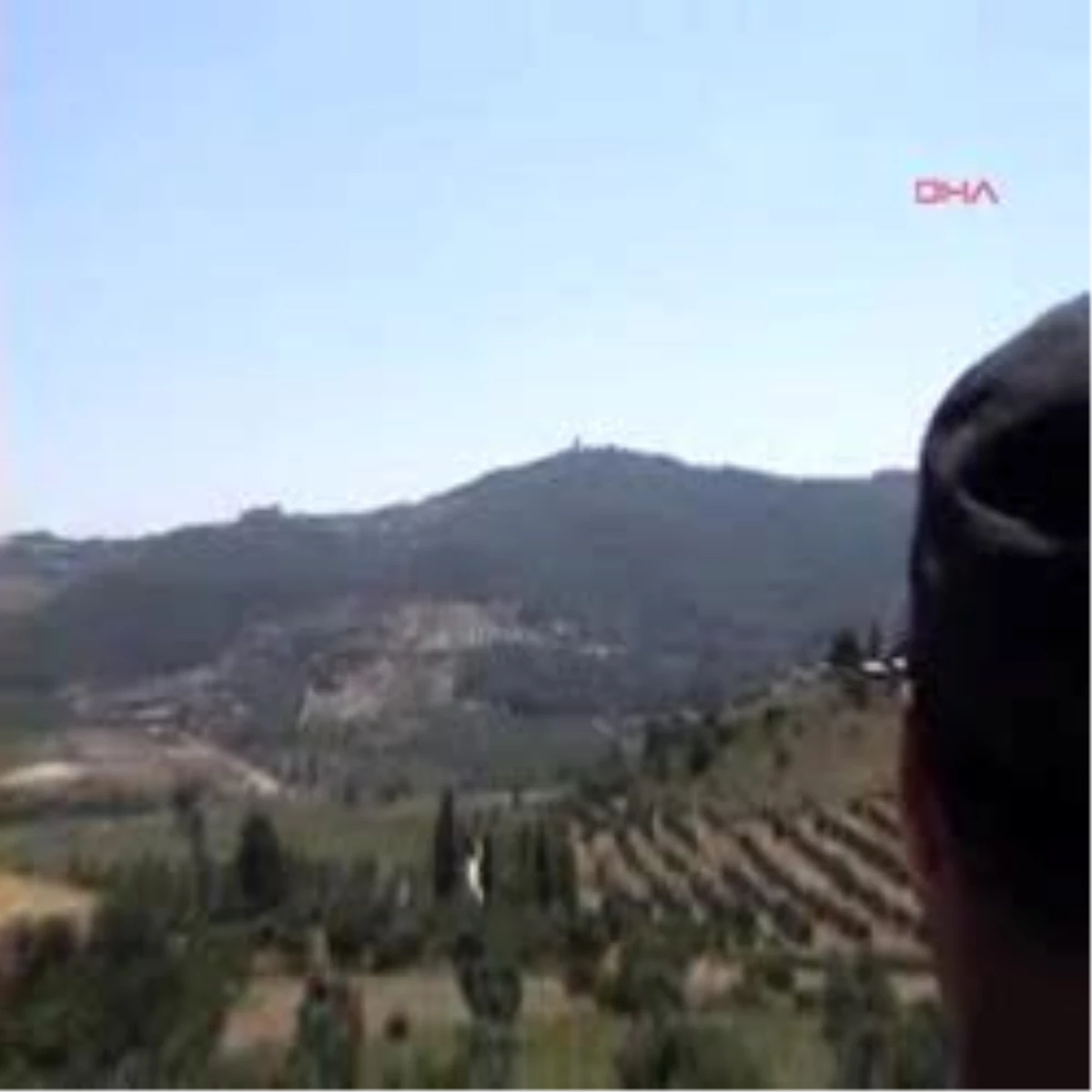 Suriye Askerleri Türkiye Sınırındaki Köyde