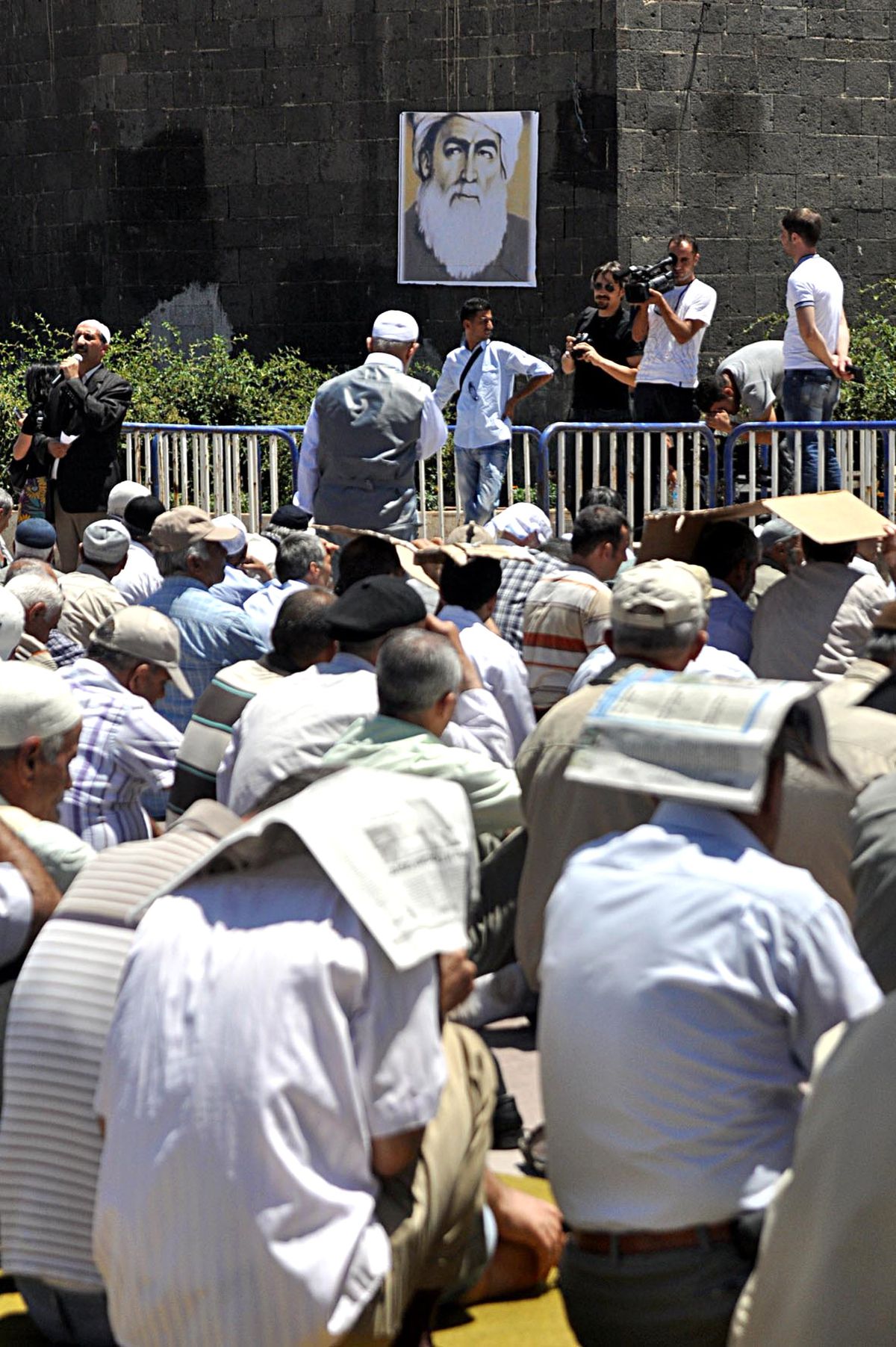 Güneydoğu'da Sivil İtaatsiz Cuma Namazları