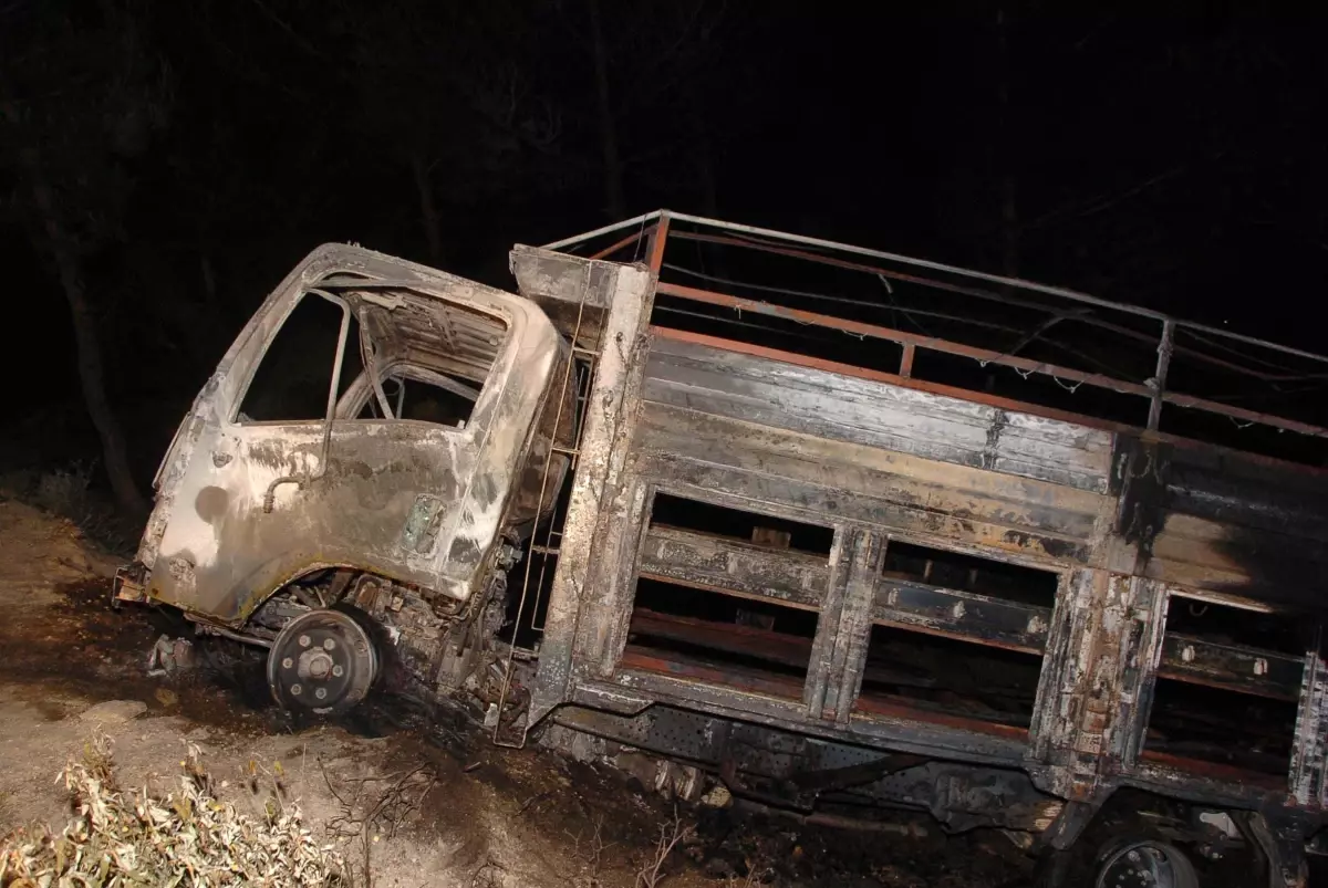 Yanan Kamyonetteki Şoför Cinayete Kurban Gitmiş