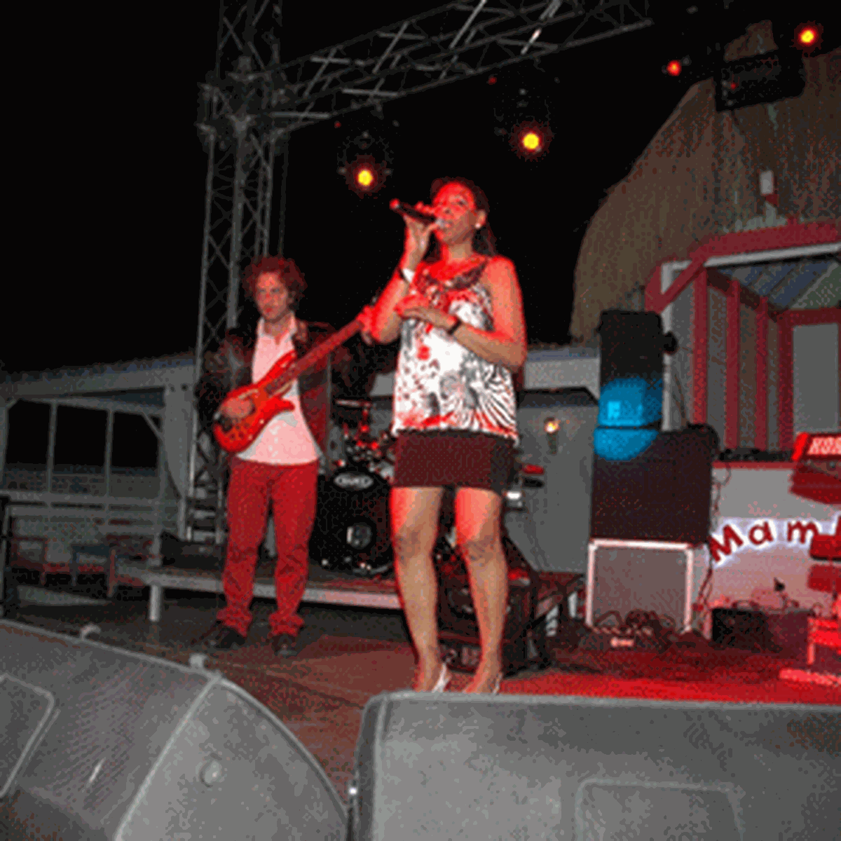 Mambo Beach Club Muhteşem Bir Geceyle Sezonu Açtı