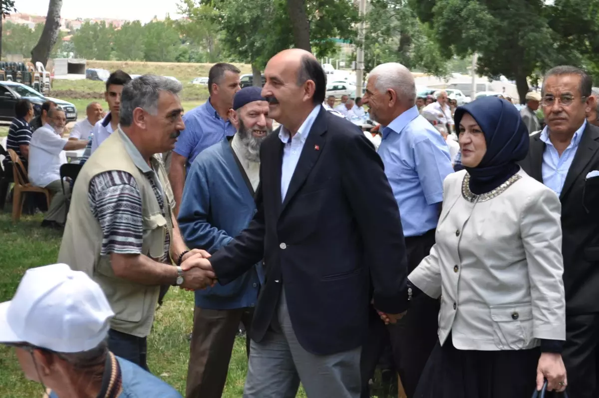 Ak Partili Müezzinoğlu\'ndan, 5 Bin Kişiye \'teşekkür Yemeği\'