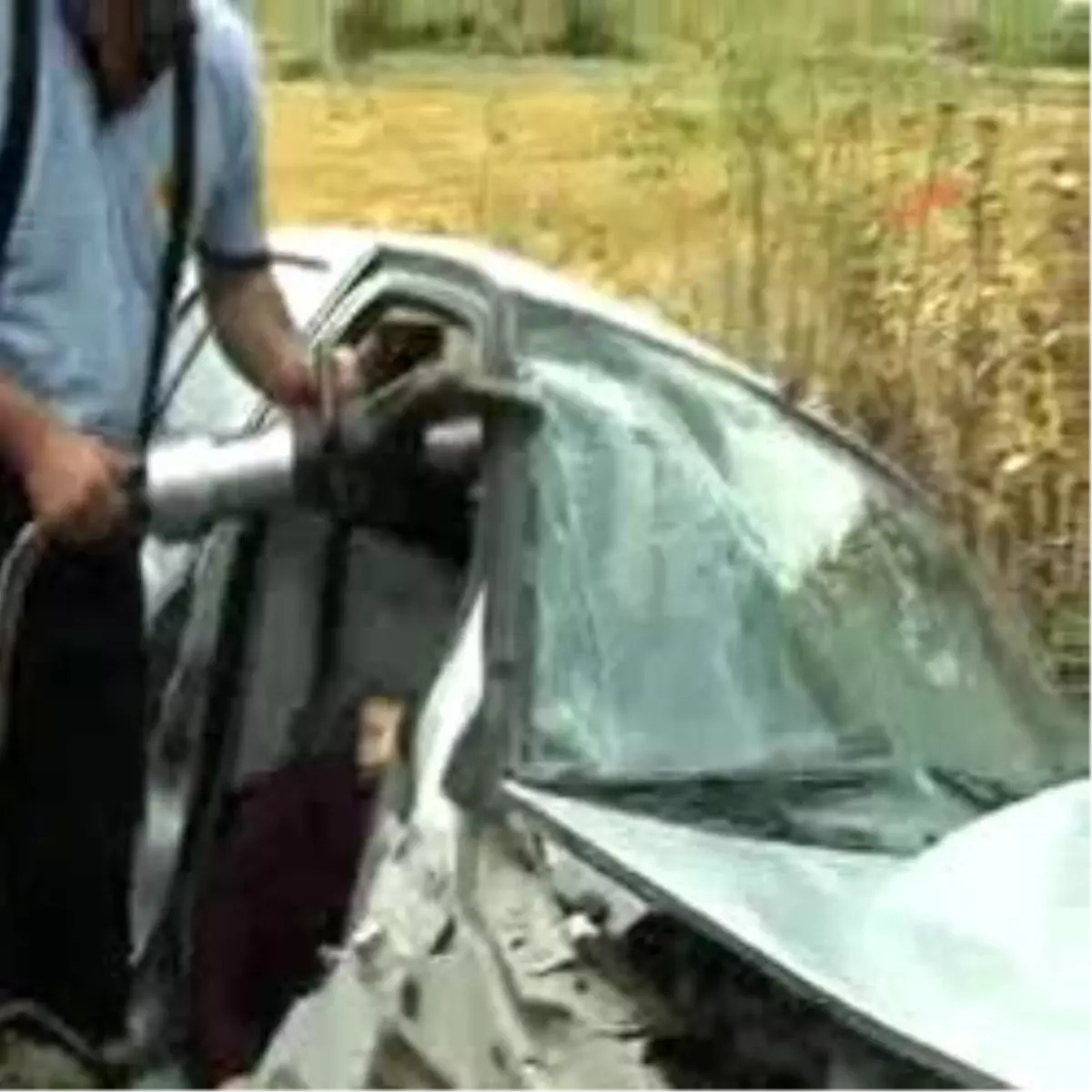 Sürücü Uyudu Köprü Korkuluklarına Çarptı