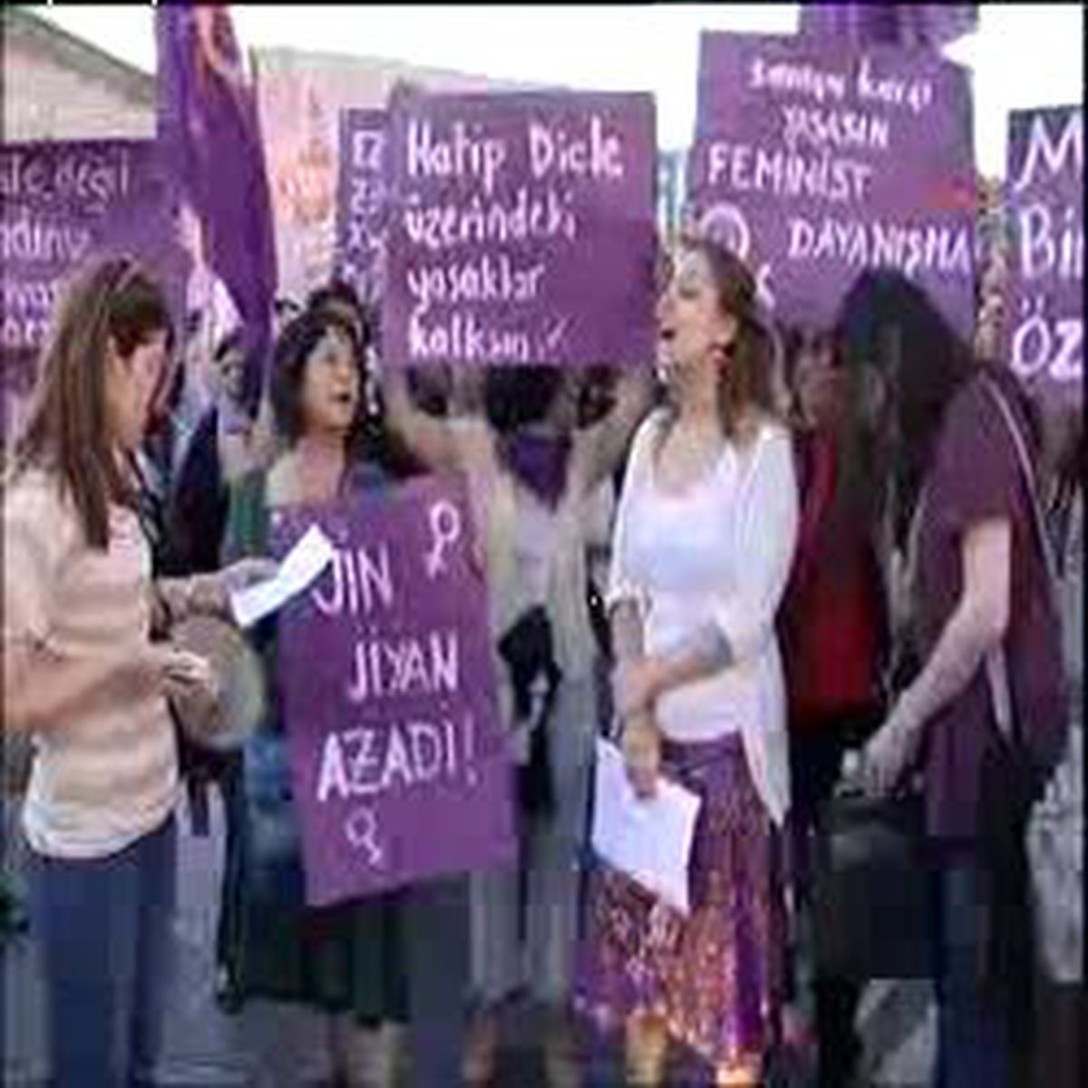 Feminist Kadınlardan 'Tutuklu Milletvekili' Protestosu