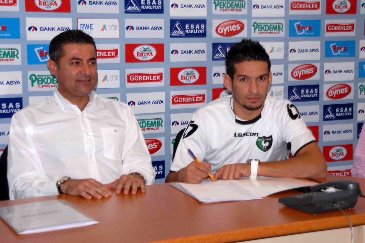 Denizlispor Veli Acar'ı Aldı