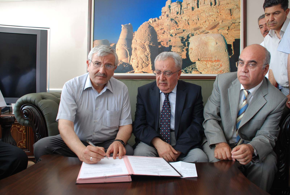 Hayırsever İşadamından Besni'ye Okul