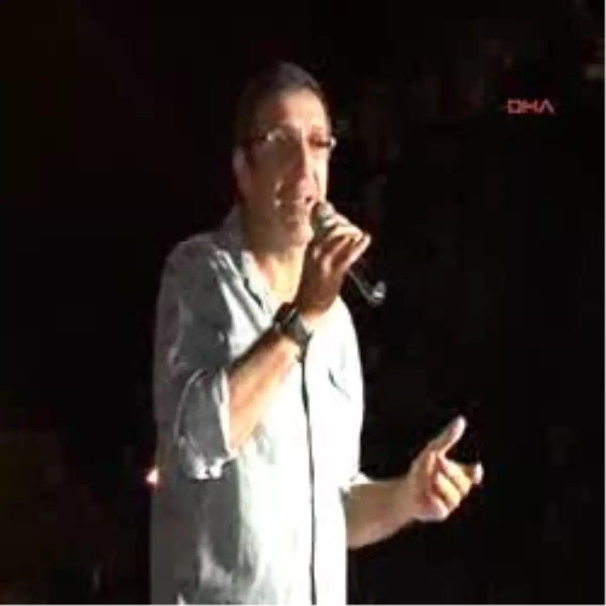 Cem Özer\'den Nihat Doğan\'a: Seda Sayan\'ın Eteğinden Çıkmadı Mı?