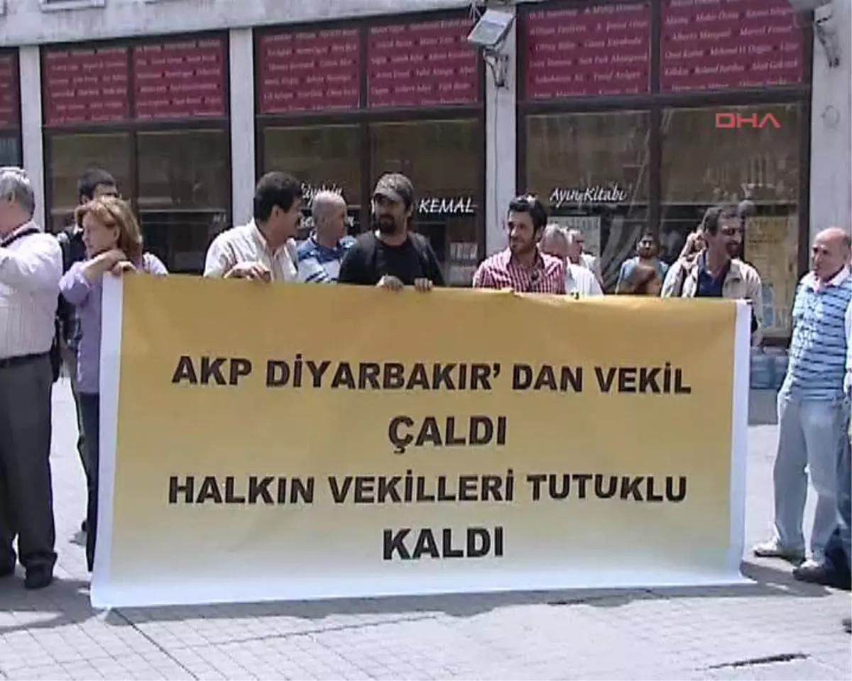 Tutuklu Vekiller İçin "Diyarbakır Milletvekilleri İstifa Etsin" Çağrısı
