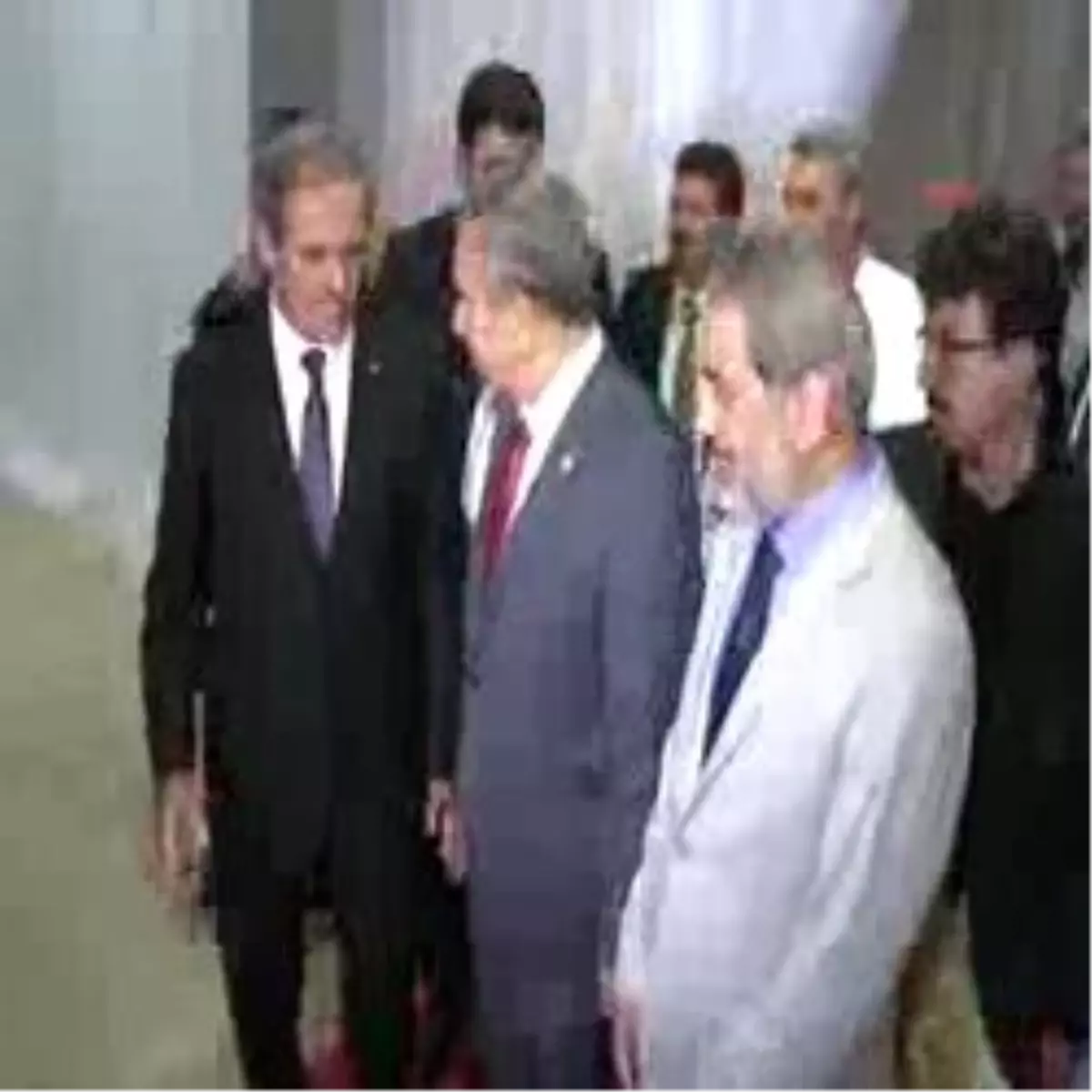 Arınç ile Çelik Aynı Düğünde Buluştu