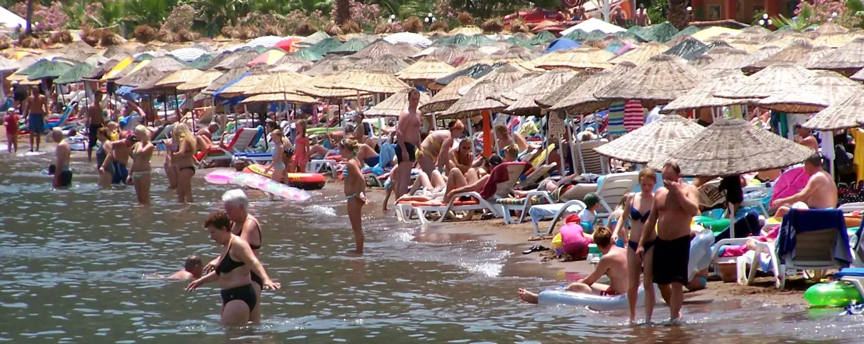 Komşuda Pişti, Bize de Düştü