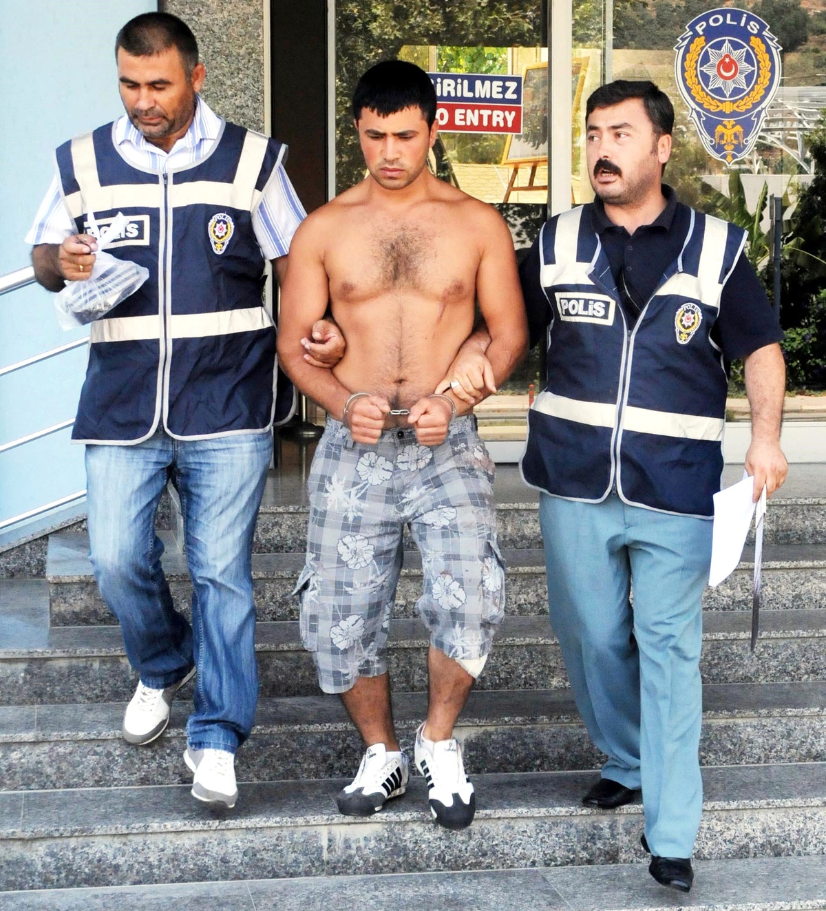 'Tosta Fazla Kaşar Koyuyorsun' Diyen Patronunu Bıçakladı