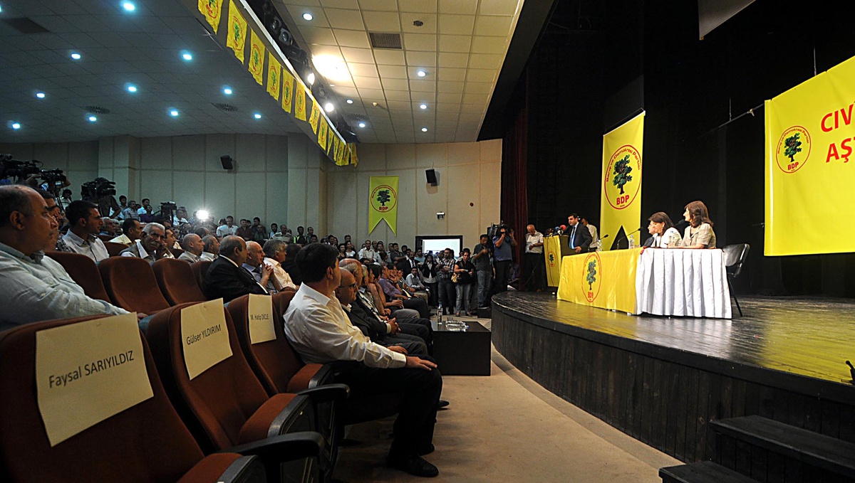 Demirtaş: Mayın Tarlasında Yürüyoruz, Demokratik Siyasetin Önü Açılmadan Meclis'e Gitmeyiz