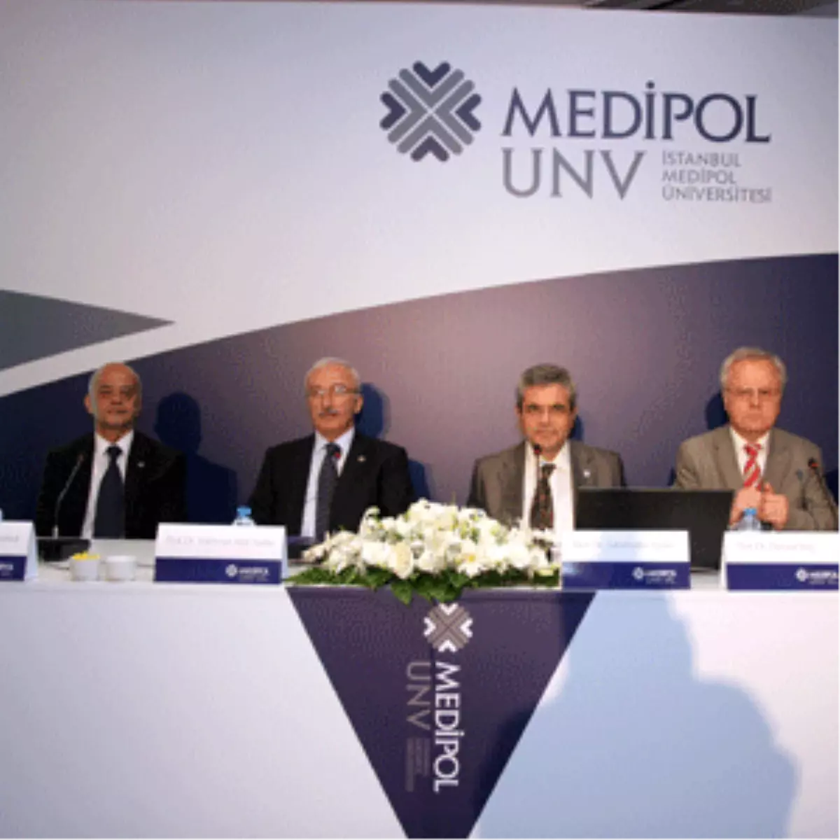 Hukuk Camiasının Önde Gelen İsimleri Medipol Üniversitesi Hukuk Fakültesi\'ni Kurdu!